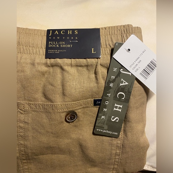 Pull on dock shorts. - Picture 2 of 6